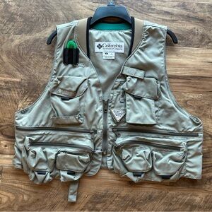 Columbia Outdoor Vest in Olive Green